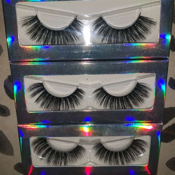 Eyelashes - Picture 3 of 3